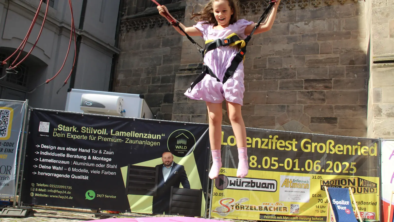 Am Trampolinstand kommen die Kinder auf ihre Kosten. (Foto: Robert Maurer)