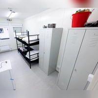 Bayern will besonders Unterkünfte in Hotels oder Notunterkünften abbauen. (Symbolbild) (Foto: Sven Hoppe/dpa)