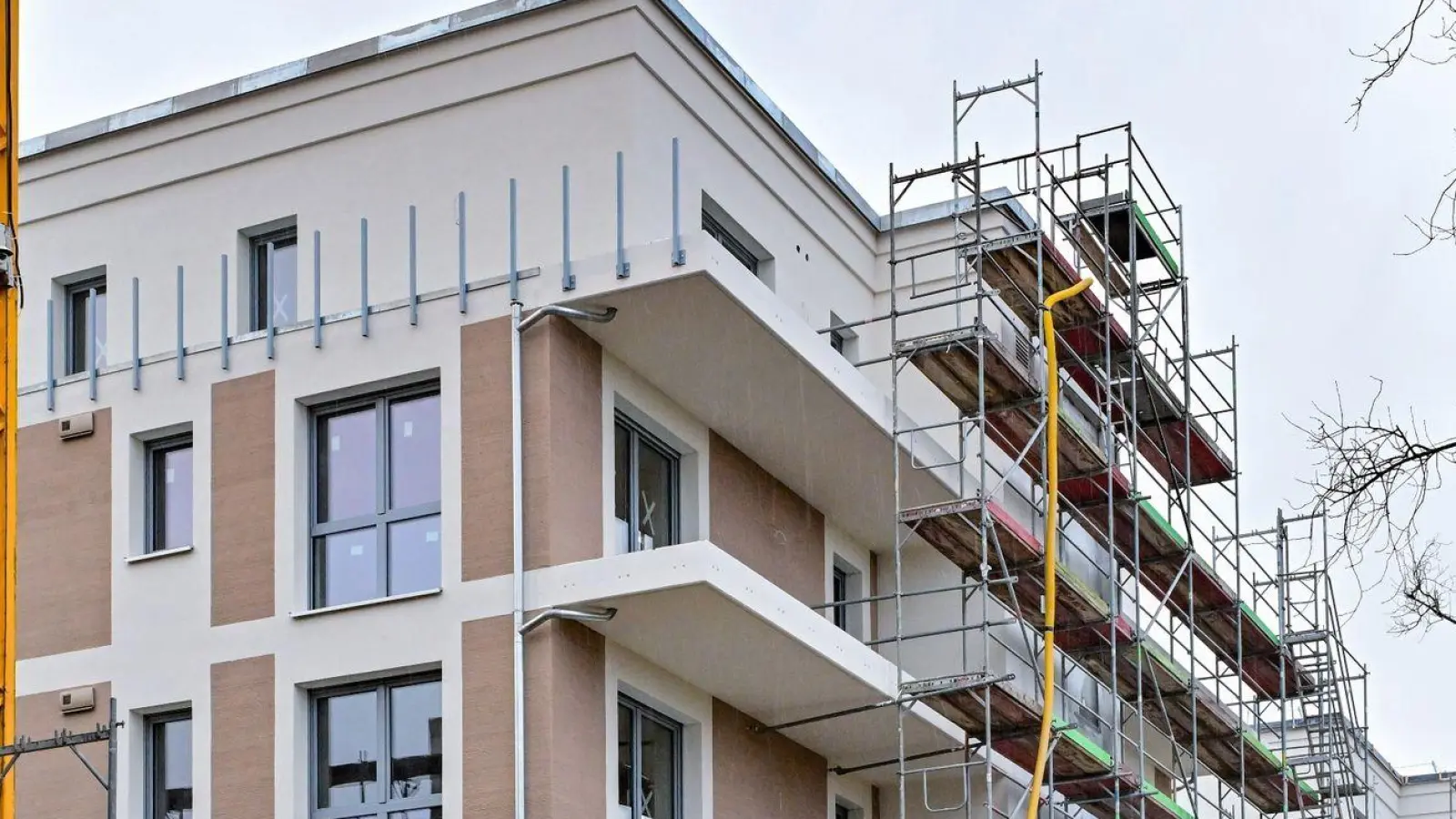 Im März wurde nach offiziellen Angaben der Neubau von 14.700 Wohnungen genehmigt. (Foto: Patrick Pleul/dpa)