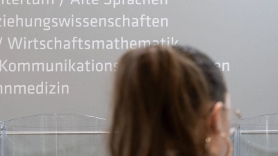 Die Studienlandschaft in Deutschland ist vielfältig - bei der Entscheidung für einen Studiengang kann schnell Druck entstehen. (Foto: Sebastian Kahnert/dpa)