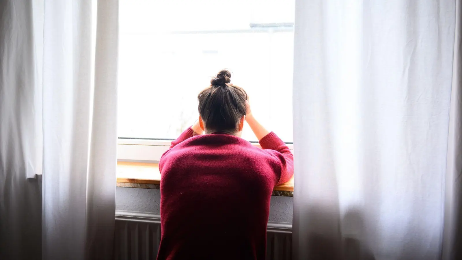 Wenn klassische Behandlungsansätze keine Wirkung zeigen, kann zur Therapie einer Depression auch Esketamin zum Einsatz kommen. (Foto: Jonas Walzberg/dpa/dpa-tmn)