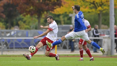 Adam Roth (links, im Spiel gegen Windeck/Ebrach) absolvierte als einziger Spieler alle 34 Begegnungen für den TSC Neuendettelsau. (Foto: Martin Rügner)