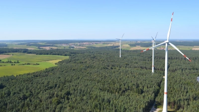 Diese Aufnahme vom NorA-Bürgerwindpark bei Birkenfels entstand bei einem Aufstieg auf das vierte Windrad im September 2021. (Foto: Andrea Walke)