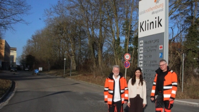 Dr. Wolfgang Weltzer, Michaela Ebner und Jan Overmans (von links) machen sich noch immer Sorgen ums Krankenhaus in Rothenburg. Sie wünschen sich ein klares Bekenntnis von Klinikvorstand Dr. Gerhard Sontheimer zum Fortbestand des Standorts. (Foto: Robert Maurer)