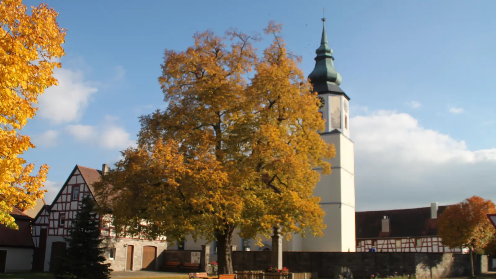 Am Sonntag wird zum Kirchweihgottesdienst um 9 Uhr mit Pfarrerin Christine Stradtner eingeladen.  (Foto: Hans-Bernd Glanz)