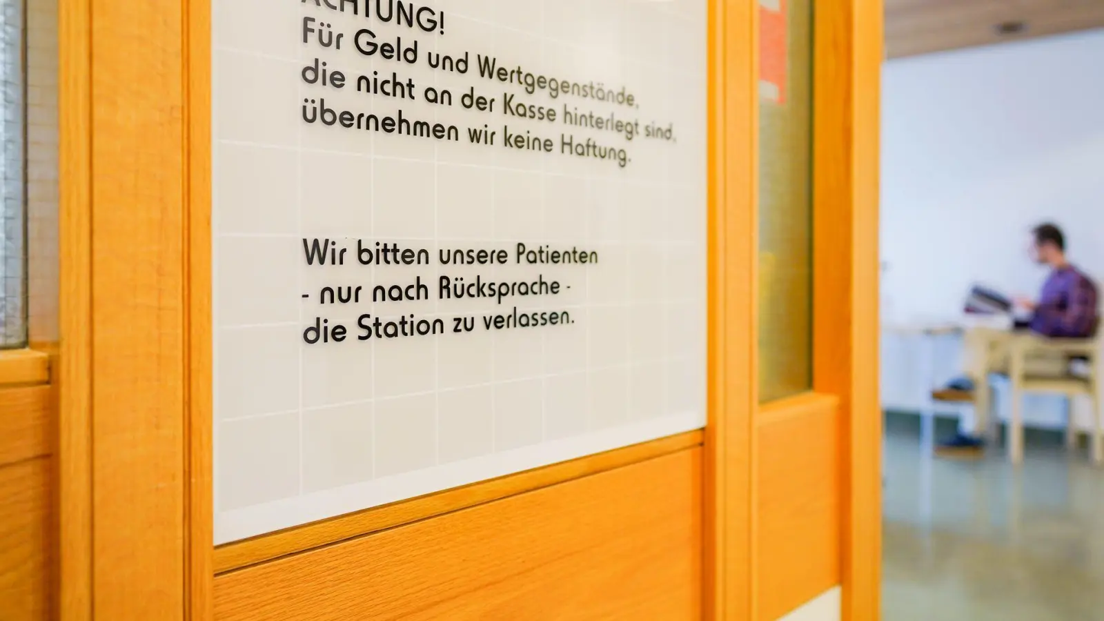 Ein Mann soll bundesweit vor allem ältere Menschen in Krankenhäusern bestohlen haben - die Staatsanwaltschaft Heidelberg hat Anklage erhoben. (Symbolbild) (Foto: Uwe Anspach/dpa)