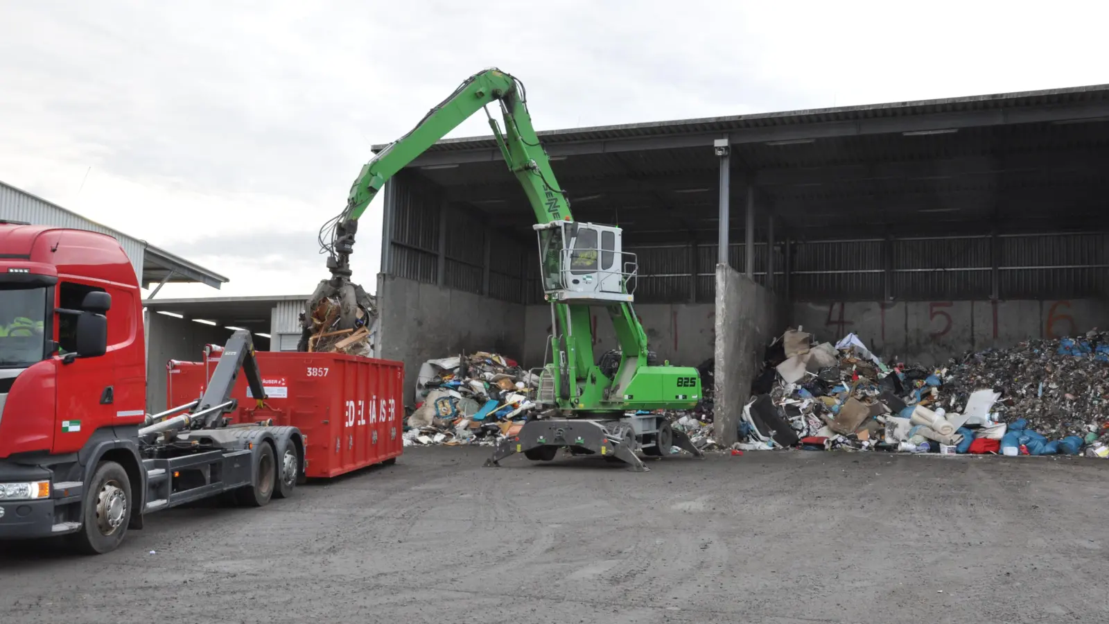 Die Arbeit auf der Deponie in Aurach soll durch eine Aufrüstung der Software effizienter organisiert werden, hieß es im Zweckverband zur Abfallbeseitigung. (Archivfoto: Jonas Volland)