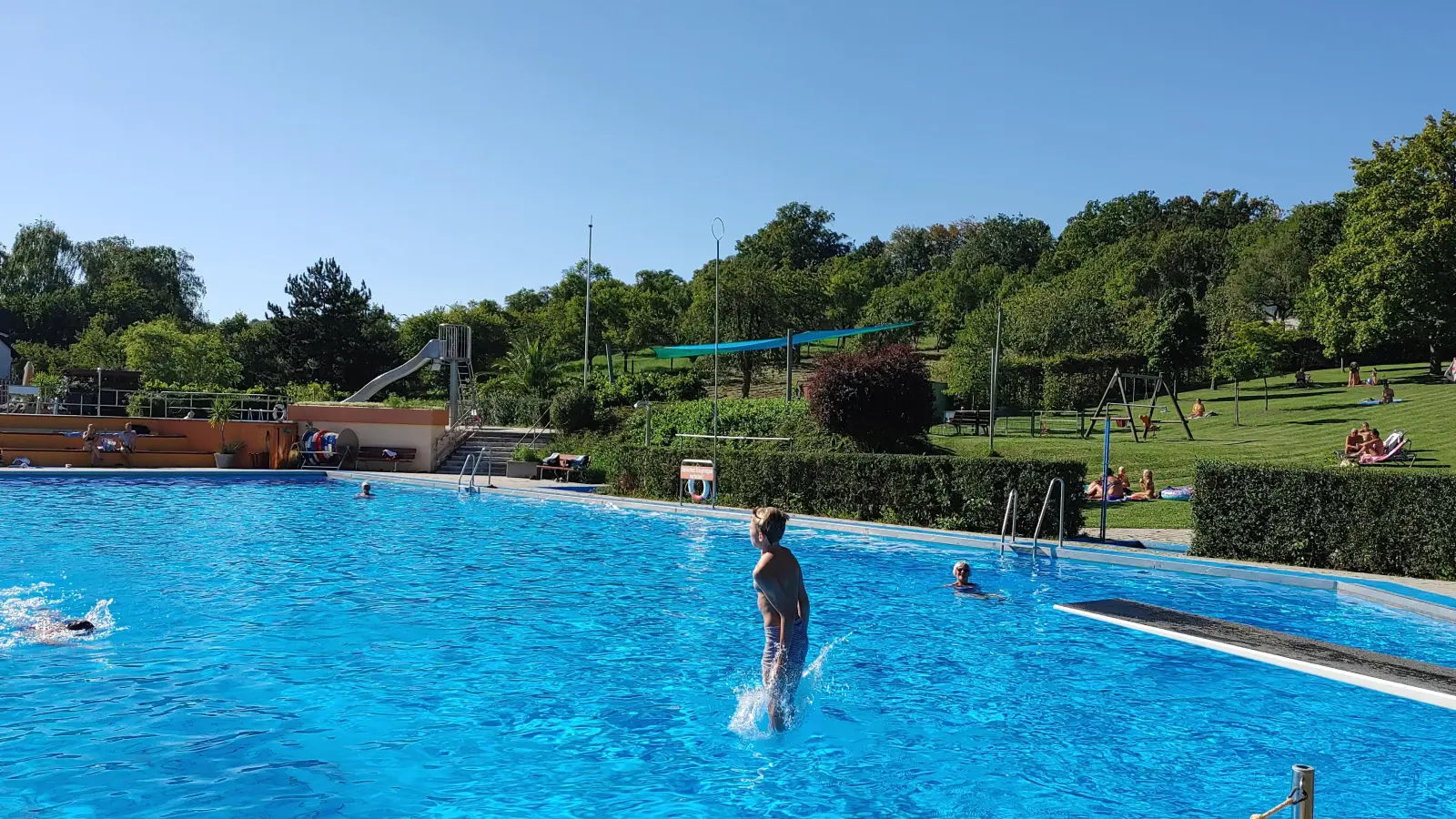 Der Eintritt ins Burgbernheimer Freibad wird ab dieser Saison teurer. (Archivbild: Katrin Merklein)
