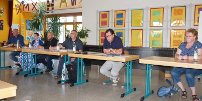 Waren erfreut über die vielen Freiwilligen, die sich für einen Helferkreis meldeten (von links): Klaus Miosga, Carolin Emmert, Alexander Barnowski, Manfred Riedel, Gerhard Rammler und Christine Krüger. (Foto: Andrea Walke)