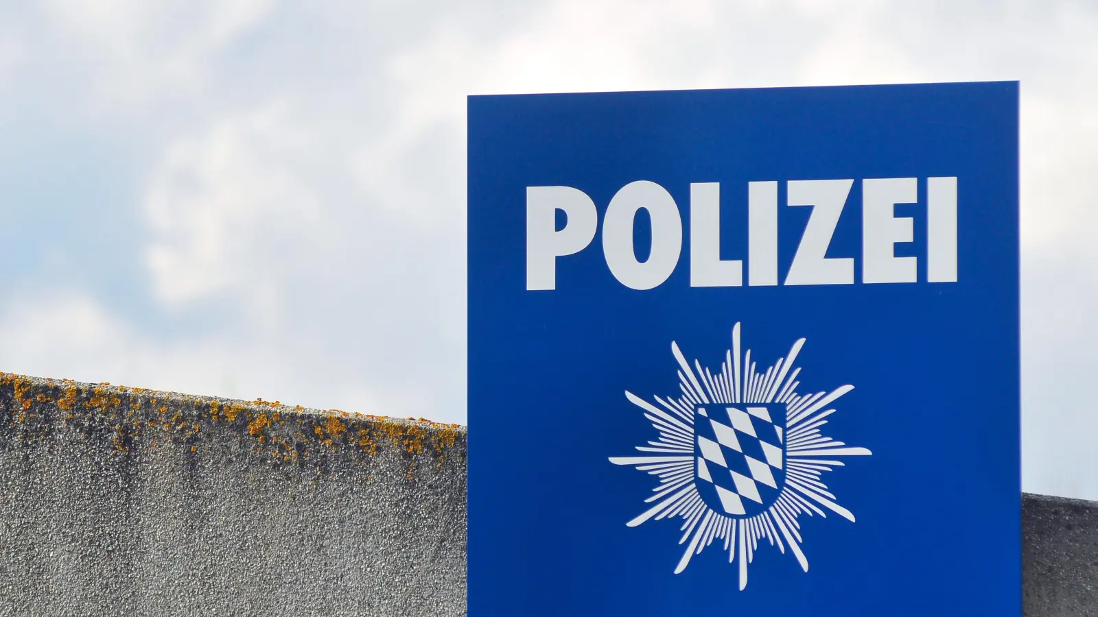 In Bad Windsheim verschaffte sich ein unbekannter Mann unter einem Vorwand Zutritt zu einer Wohnung. (Symbolbild: Jim Albright)