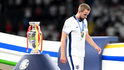 Englands Stürmerstar Harry Kane darf auch nach dem EM-Finale keinen Trophäe in den Himmel recken.  (Foto: Federico Gambarini/dpa)