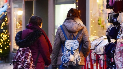 Einkaufen bis um 20 Uhr: Das war am Samstag in der Ansbacher Innenstadt in vielen Geschäften möglich. (Foto: Jim Albright)