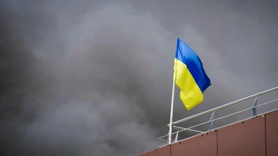 Die Ukraine macht sich auf eine unruhige Nacht gefasst. (Archivbild) (Foto: Uncredited/Dnipro Regional Administration/AP/dpa)