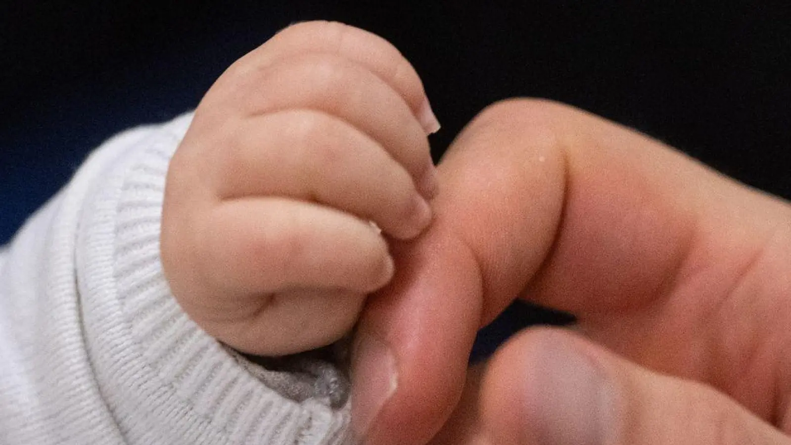 2022 bekommen Frauen in den Mitgliedsländern der OECD im Schnitt nur noch 1,5 Kinder. 1960 waren es noch 3,3. (Foto: Marijan Murat/dpa)