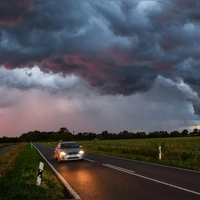 Unwetter im Anmarsch: Nun ist höchste Aufmerksamkeit gefragt. (Foto: Patrick Pleul/dpa/dpa-tmn)