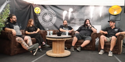 Die Veranstalter von Silverdust zeigten sich bei der Pressekonferenz am Samstag zufrieden. Summer-Breeze-Gründer Achim Ostertag (Zweiter von rechts) betonte den frühen Ausverkauf schon im April. (Foto: Antonia Müller)