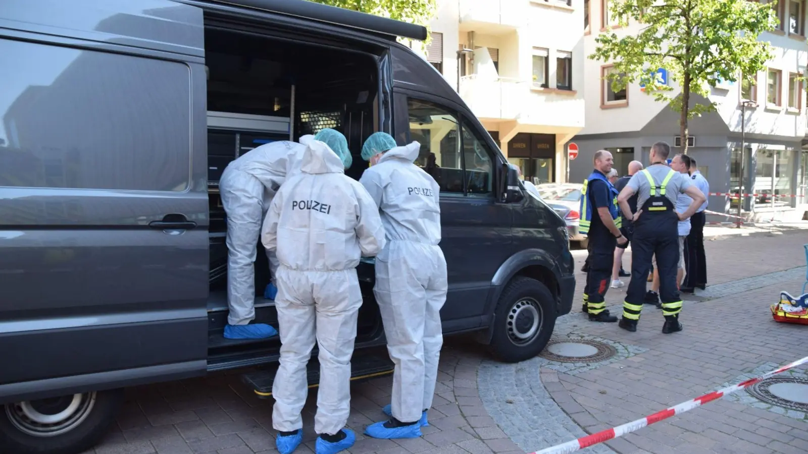 Die Spurensicherung in Wiesloch. (Foto: Rene Priebe/dpa)