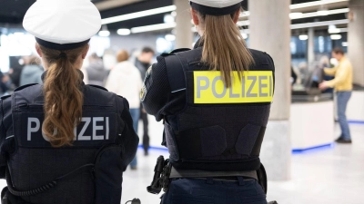 Deutschland muss an seinen Flughäfen weitere Vorbereitungen treffen, um den Anforderungen des neuen europäischen Asylsystems Gerecht zu werden. (Symbolbild)  (Foto: Marijan Murat/dpa)