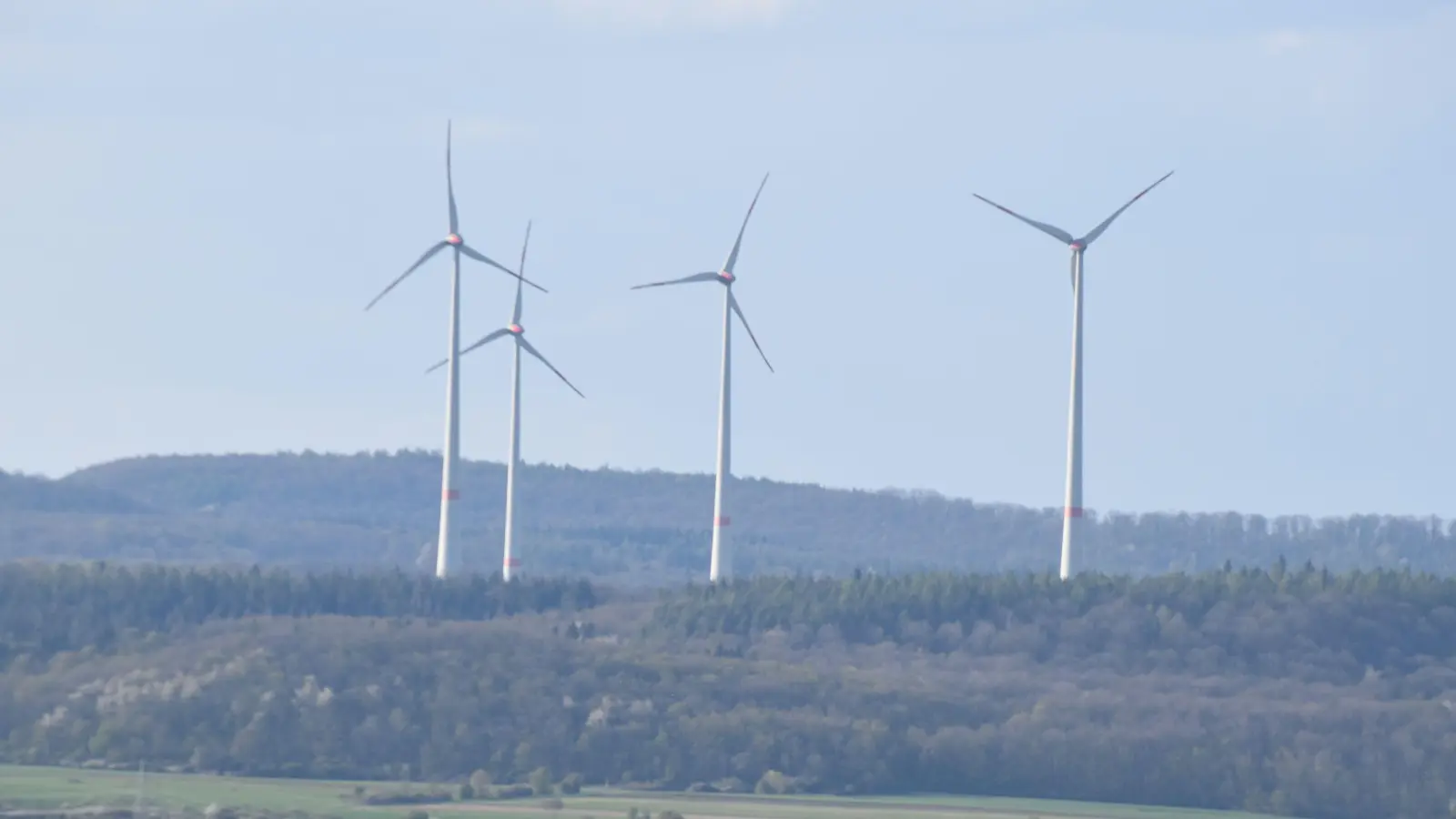 Eigentlich sollte „MOBS“ ein großer Windkraftverbund werden, doch nun droht das Vorhaben zu scheitern. Eine neue Lösung mit mutmaßlich sogar noch mehr Anlagen zeichnet sich jedoch ab. (Symbolfoto: Andreas Reum)