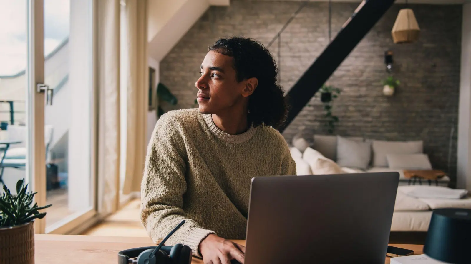 Kryptowährungen üben auf manche Anleger eine magische Anziehung aus. Unwissende sollten aber nicht einfach investieren.  (Foto: Zacharie Scheurer/dpa-tmn)