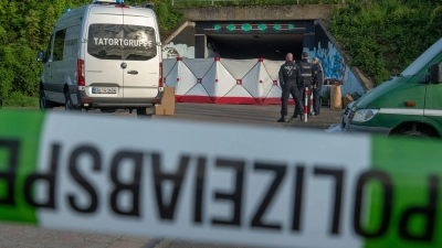 Der mutmaßliche Täter sitzt unter Mordverdacht in Untersuchungshaft. (Archivbild) (Foto: BeckerBredel/dpa)