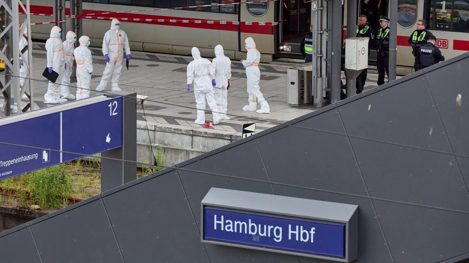 Bei dem Messerangriff vom 23. Mai 2025 wurden nach jüngsten Angaben der Staatsanwaltschaft 19 Menschen im Hamburger Hauptbahnhof verletzt. (Archivbild) (Foto: Georg Wendt/dpa)
