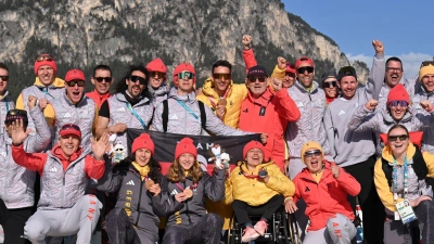 Das deutsche Team feiert in Tesero mehrere Medaillen. (Archivbild)  (Foto: Martin Schutt/dpa)