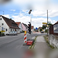 Noch ist die Ortsdurchfahrt Weinberg für den Durchgangsverkehr gesperrt. Nach Abschluss der Kanal- und Wasserleitungsarbeiten wird ab Montag, 3. August die Straße wieder für den Verkehr freigegeben.  (Foto: Werner Wenk)