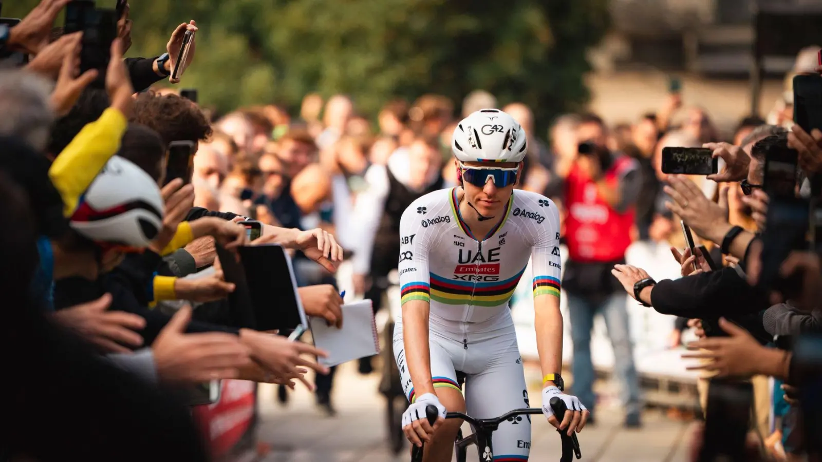 Fährt in seiner eigenen Liga: Tadej Pogacar (Foto: Matteo Secci/ZUMA Press Wire/dpa)