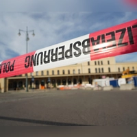 Wegen eines Bombenalarms wurde der Augsburger Hauptbahnhof zeitweise abgesperrt. (Foto: Felix Kirberg/dpa)