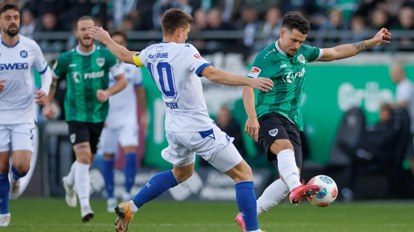 Marvin Wanitzek (10) war der Karlsruher Matchwinner. (Foto: Friso Gentsch/dpa)