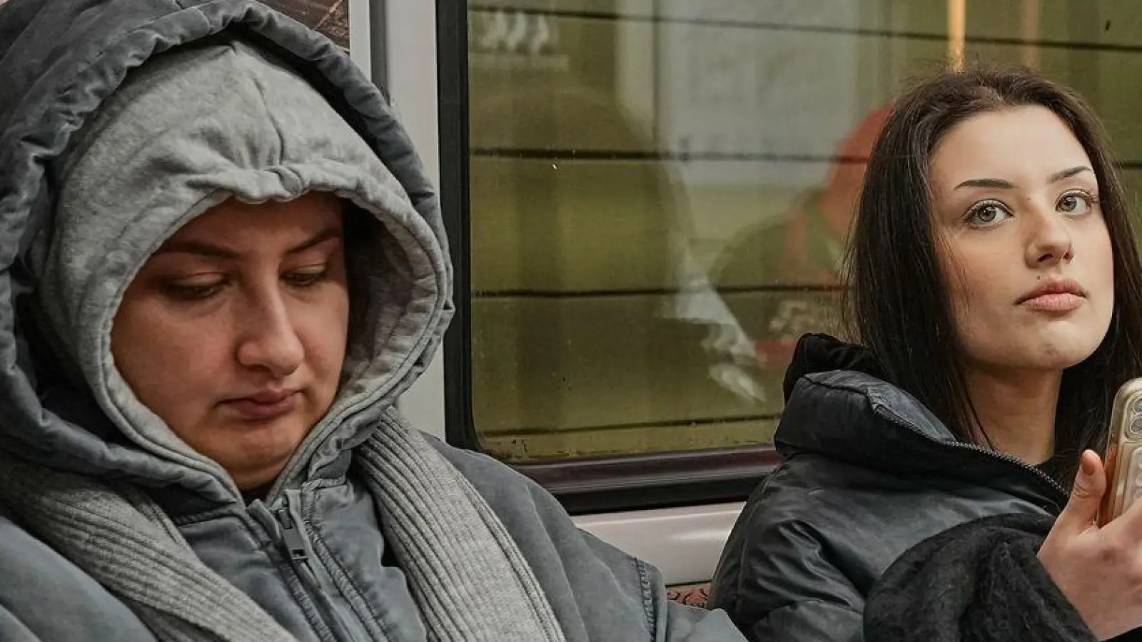 Viele Russen beklagen sich über die ständigen Abschaltungen des mobilen Internets. (Archivbild) (Foto: Alexander Zemlianichenko/AP/dpa)