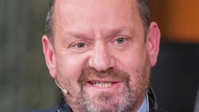 Erhält den Friedenspreis des Deutschen Buchhandels: der französisch-britische Jurist und Autor Philippe Sands. (Foto: Daniel Karmann/dpa-Pool/dpa)