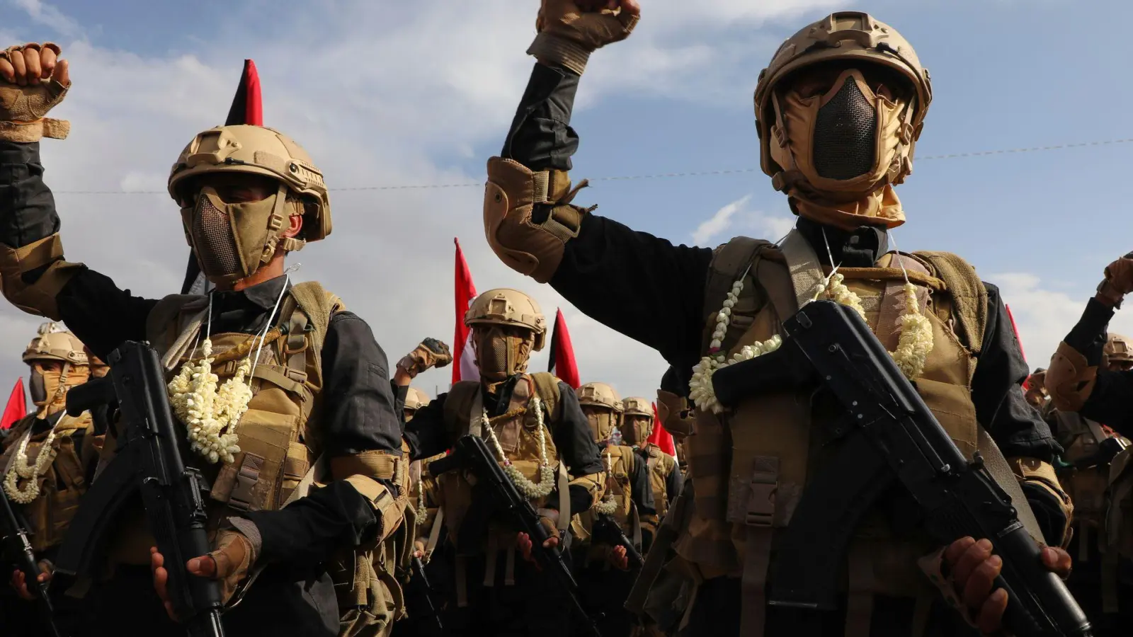 Nach dem israelischen Luftangriff gab die Huthi-Miliz den Tod ihres Ministerpräsidenten bekannt.  (Foto: Osamah Abdulrahman/AP/dpa)