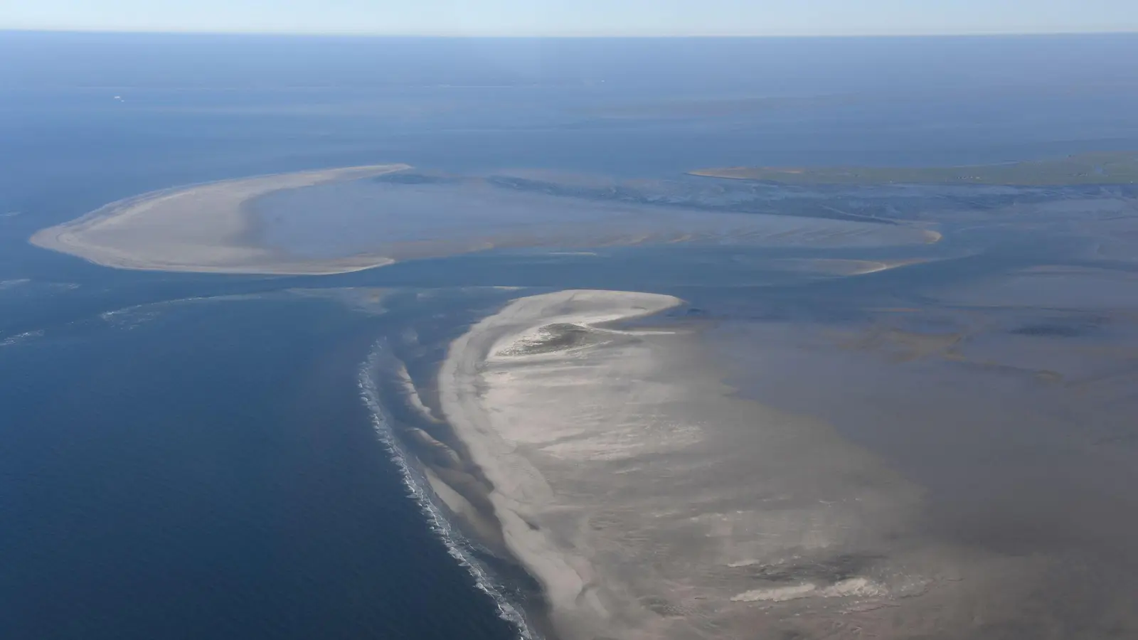 Die Unesco hat Deutschland und andere Länder für geplante oder bereits bestehende Aktivitäten und Infrastrukturprojekte im Weltnaturerbe Wattenmeer kritisiert. (Archivfoto) (Foto: Carsten Rehder/dpa)