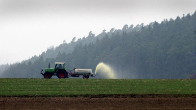 Wasser statt Odel: Landwirte sollen mit ihren Güllefässern der Stadt helfen, die Bäume in der Innenstadt ausreichend mit Wasser zu versorgen. (Foto: Jim Albright)