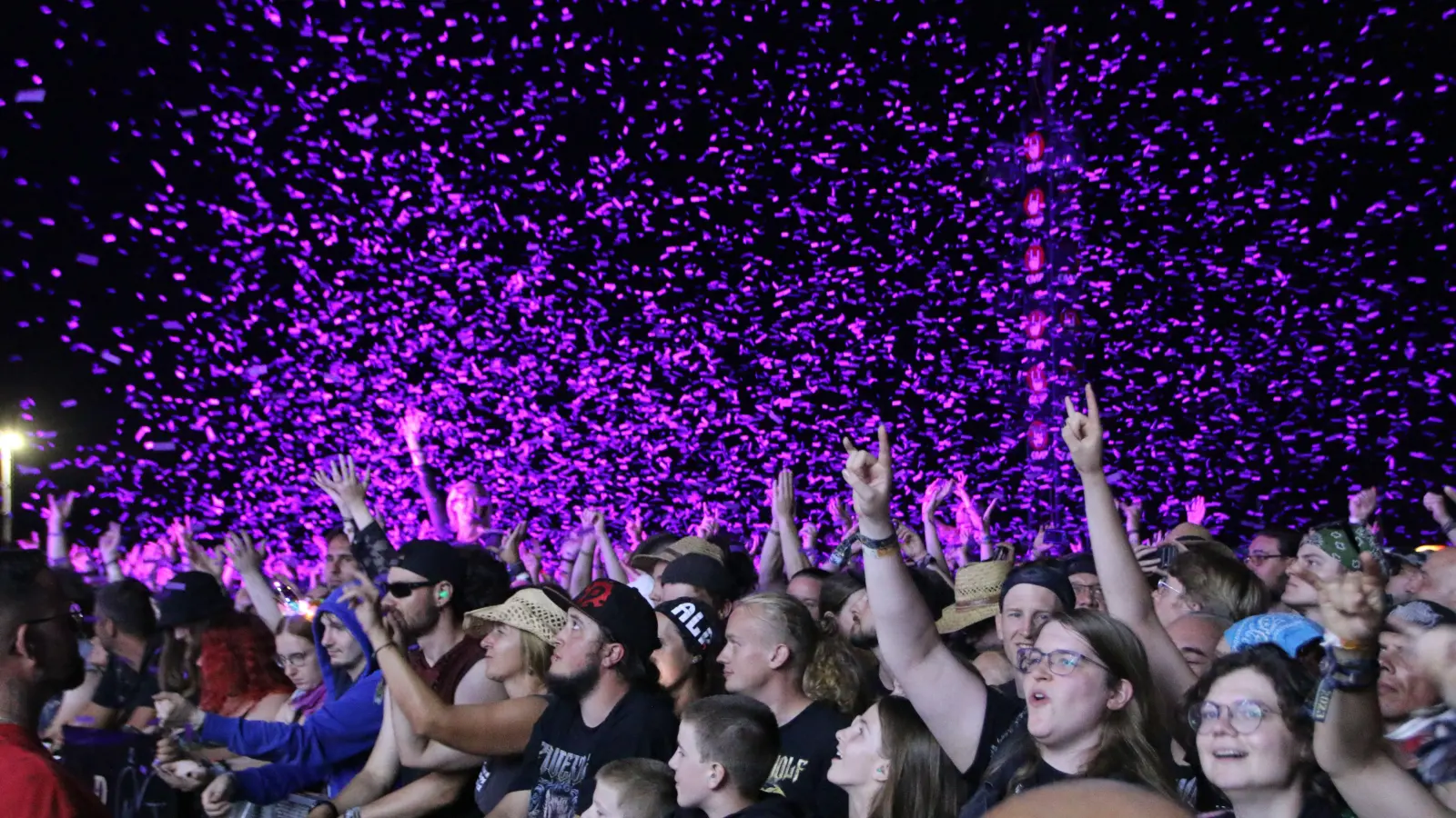 Laute Gitarren-Riffs, die unter die Haut gehen, ausgelassene Stimmung und das alles unter freiem Himmel. Im August 2024 steigt das Festival in Dinkelsbühl bereits zum 25. Mal. (Archivbild: Martina Haas)