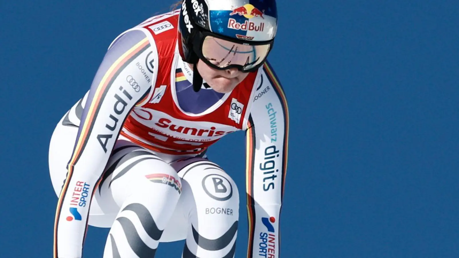 Emma Aicher zeigte im zweiten Rennen von St. Moritz eine famose Fahrt. (Foto: Gabriele Facciotti/AP/dpa)