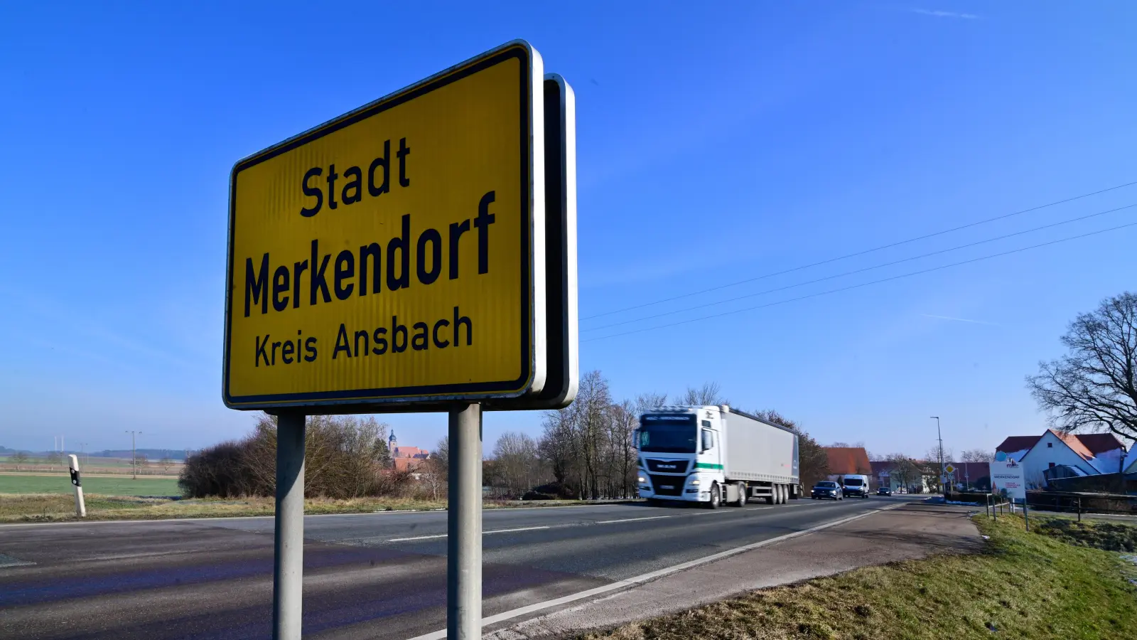 Merkendorf wartet seit Jahren auf den Bau einer Ortsumfahrung. Das nun vorliegende Amphibienschutzkonzept markiert einen Fortschritt in der Planung. Bis zum Baubeginn wird es dennoch einige Zeit dauern. (Archivfoto: Jim Albright)