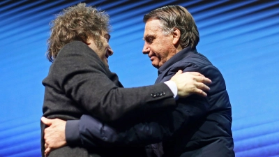 Der ultraliberale Milei und der rechte Bolsonaro treffen sich bei der rechten CPAC-Konferenz in Brasilien. (Foto: Heuler Andrey/AP/dpa)