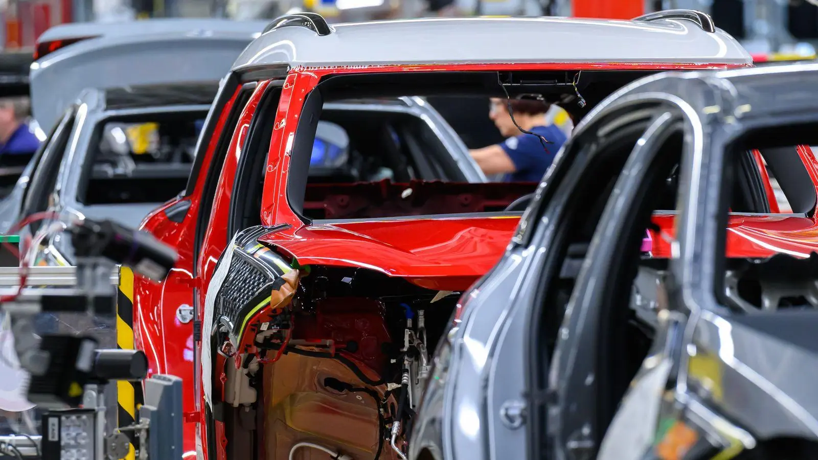 Lange waren Autostandorte in Sachen Gewerbesteuer verwöhnt – das ändert sich nun. (Symbolbild) (Foto: Hendrik Schmidt/dpa)