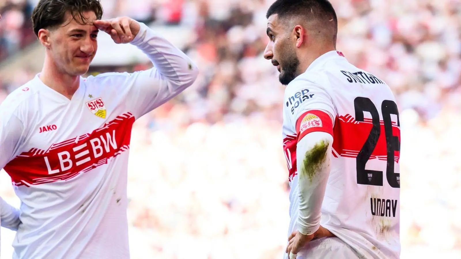 Deniz Undav (r.) und der VfB holten einen wichtigen Sieg gegen Leverkusen. (Foto: Tom Weller/dpa)