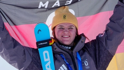 Olympia-Silber in der Abfahrt: Deutschlands Ski-Juwel Emma Aicher. (Foto: Michael Kappeler/dpa)