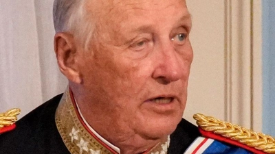 König Harald V. arbeitet wieder. (Archivbild) (Foto: Fredrik Varfjell/NTB/dpa)