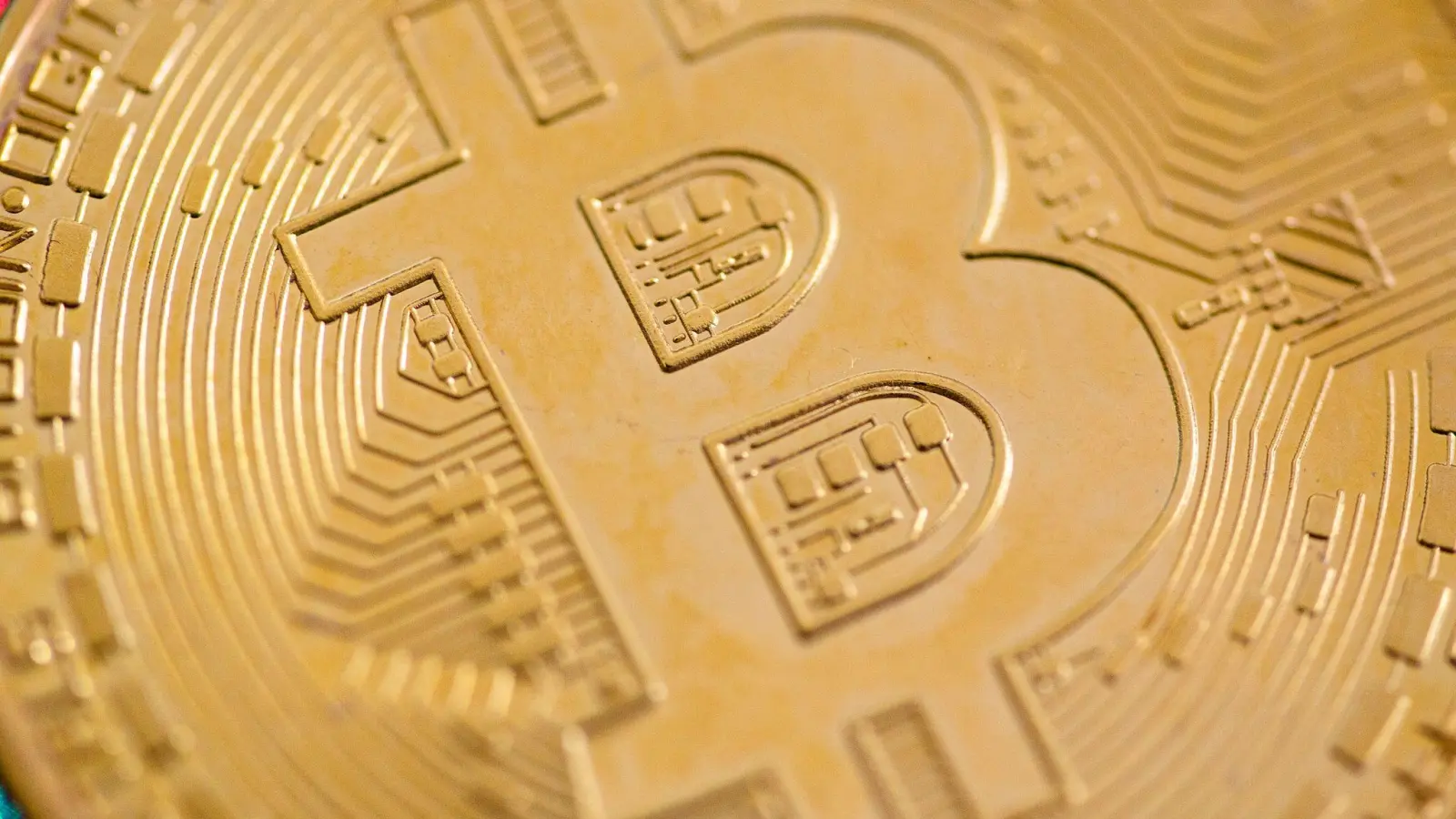 Der Bitcoin ist die bekannteste und älteste Digitalwährung. (Archivbild) (Foto: Fernando Gutierrez-Juarez/dpa)