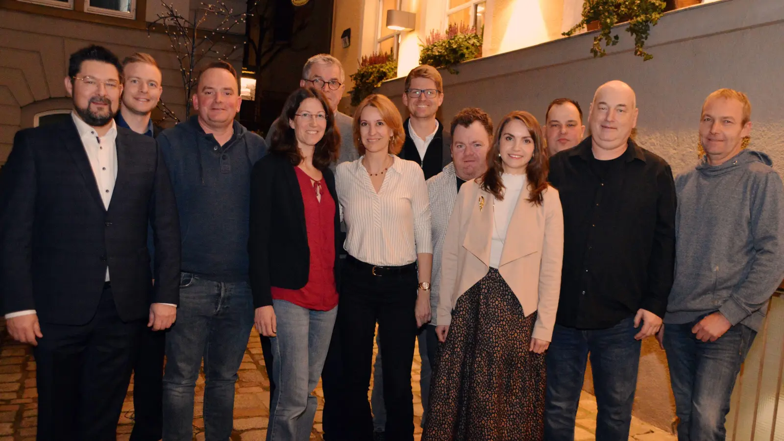 Die anwesenden Kandidatinnen und Kandidaten, die für die CSU in den Uffenheimer Stadtrat einziehen wollen. Einen Bürgermeisterkandidaten stellt die Partei nicht. (Foto: Johannes Zimmermann)