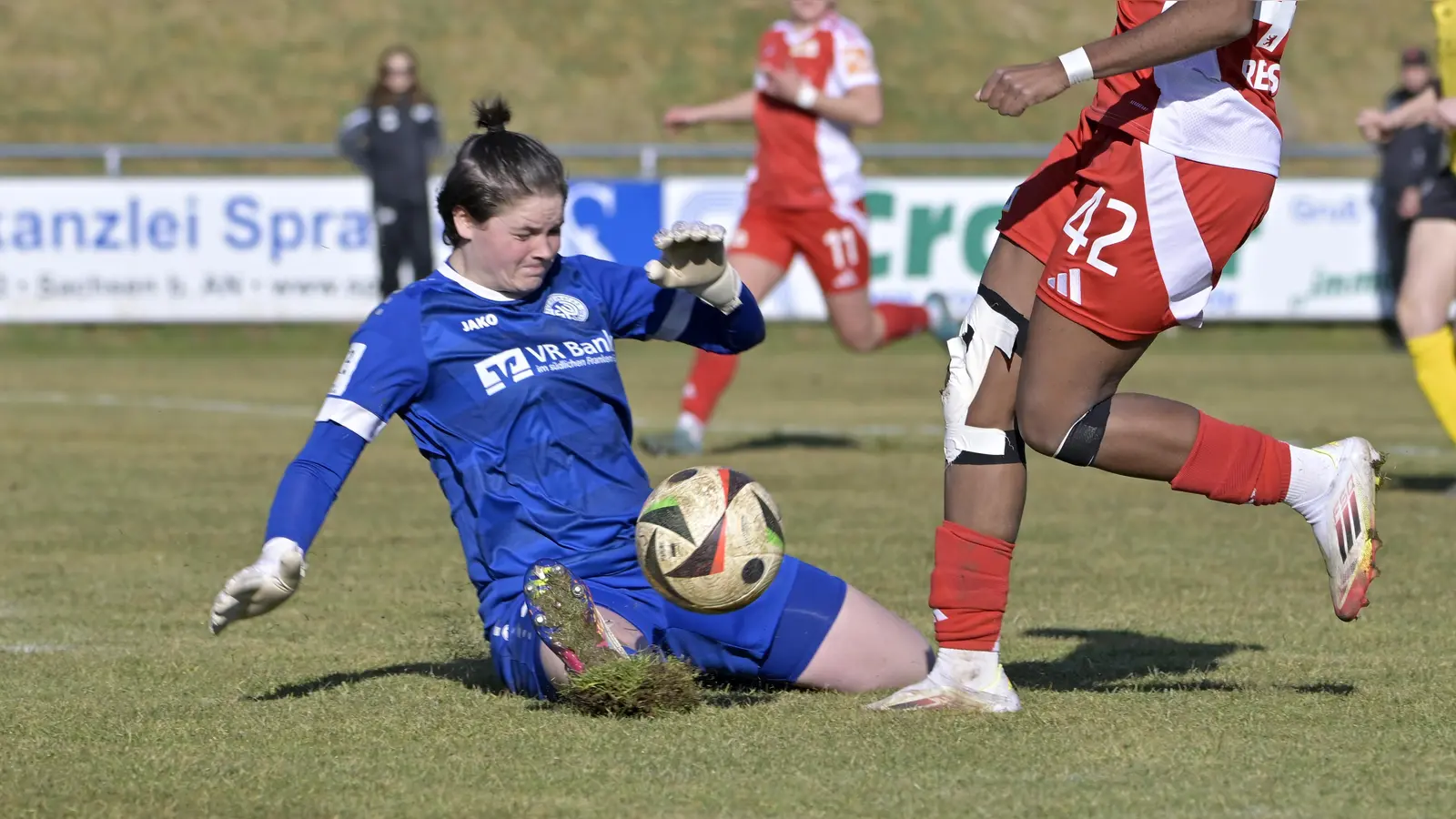 SVW-Torhüterin Celia Steinert (hier gegen Berlin) hielt in München einen Elfmeter in der Nachspielzeit. (Foto: Martin Rügner)