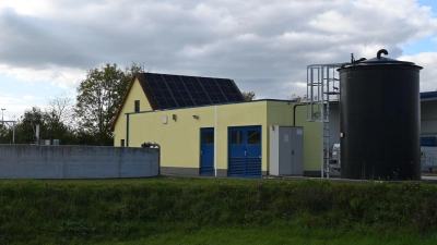 Die neue Sugenheimer Kläranlage ist schon seit geraumer Zeit fertig, die Schlussrechnung dafür bekommen die Bürgerinnen und Bürger nun ins Haus. (Foto: Andreas Reum)