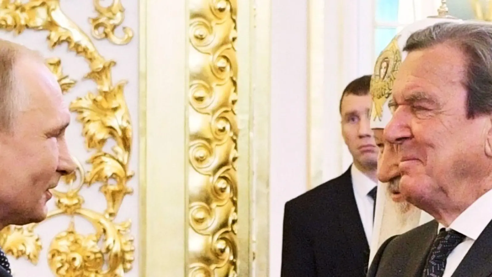 Schröder zählte zu Putins Gratulanten. (Archivbild) (Foto: Alexei Druzhinin/POOL SPUTNIK KREMLIN/AP/dpa)
