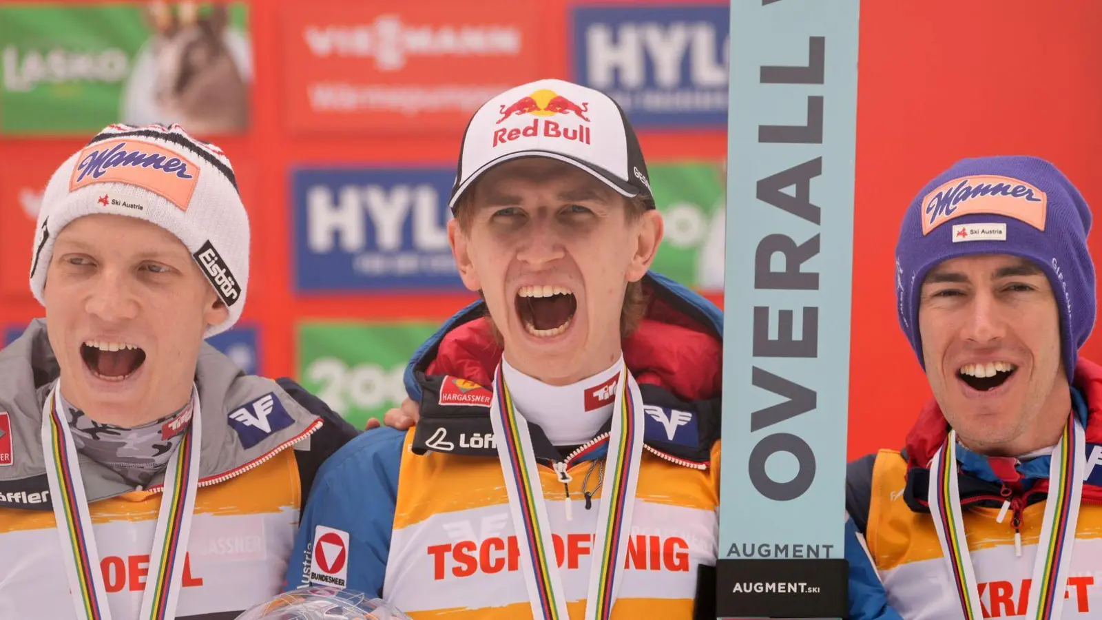 Österreichs Trio ist zum Weltcup-Auftakt vorne. (Archivbild) (Foto: Darko Bandic/AP/dpa)